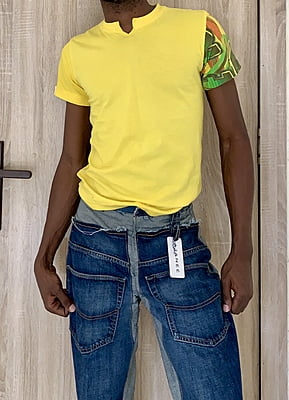 Face Back Tee in Yellow Face Back Tee in Yellow