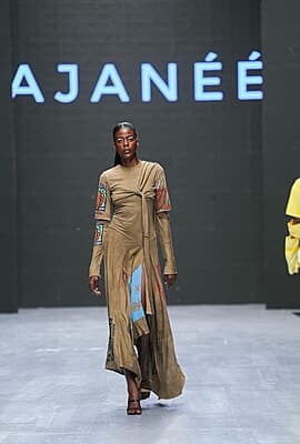 Look 3